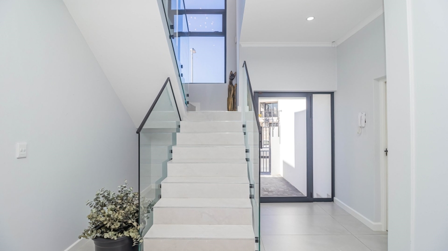 4 Bedroom Property for Sale in Sandown Western Cape